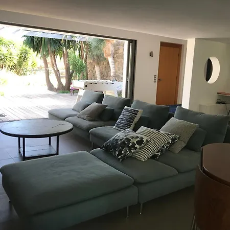 Zzzzz Villa